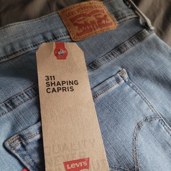 NWT Levi's Women's Blue Jeans - Picture 4 of 5